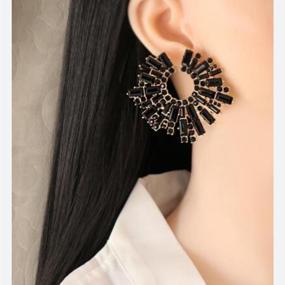Black Crystal Starburst Oversized Earrings - Picture 8 of 17